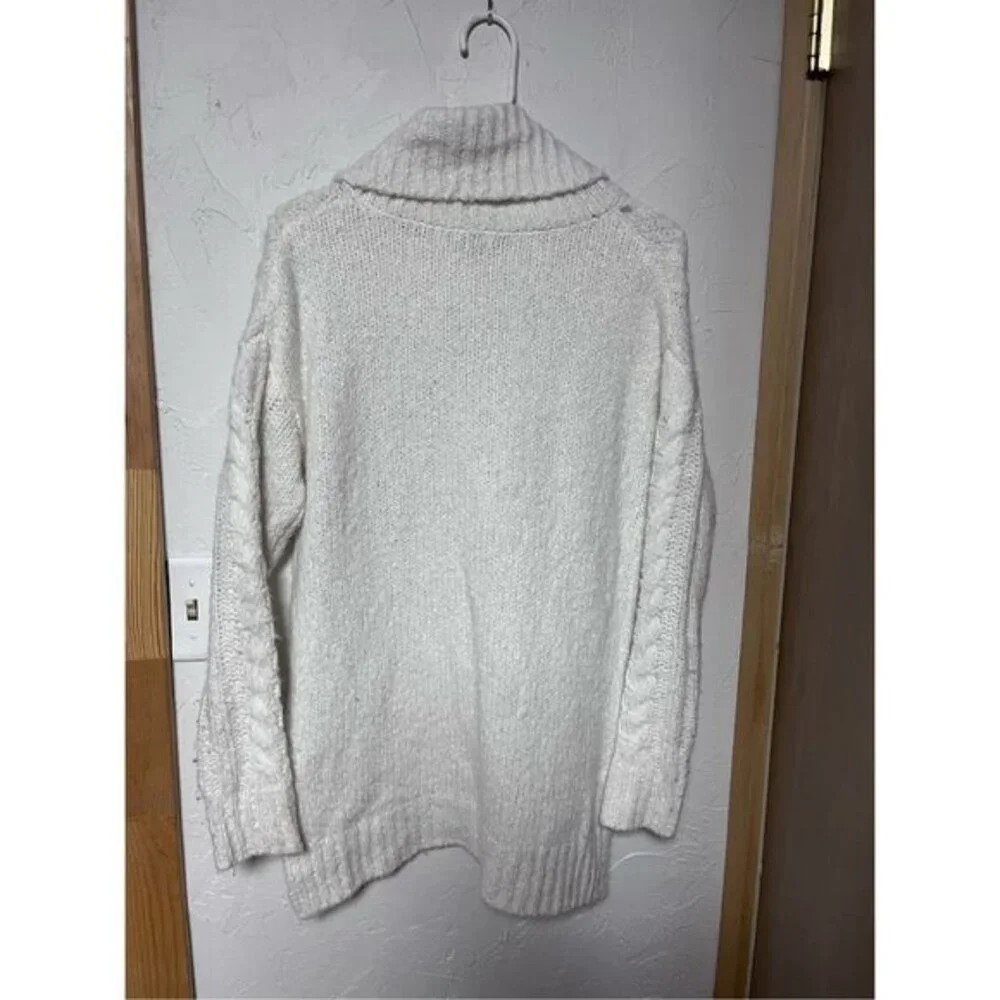 Women sweaters - Picture 2 of 2